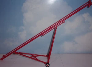Barrera de granos roja de 80' 1/64 Standi Toys - Imagen 1 de 1