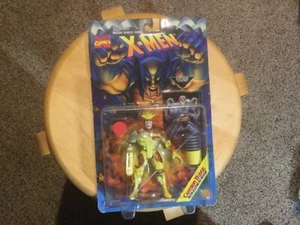 FIGURA DE ACCIÓN X-MEN, Cameron Hodge. 49010. Nuevo. El paquete muestra un ligero desgaste. - Imagen 1 de 3
