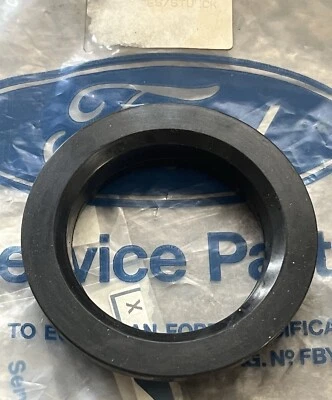 FORD Capri MK2 y MK3 tanque de combustible tubo de llenado ojal / sello - inferior, inferior Foto 1 de 4