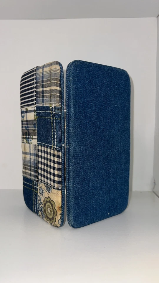 真品牛仔钱包,定制拼布,花卉设计,零售价 85 美元 — 第 1/4 张图片