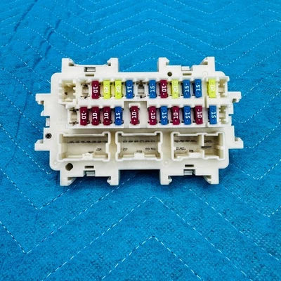 Infiniti M56 M37 Q70 QX56 QX80 2011-2019 caja de fusibles interior OEM 1MA0A 127 k Foto 1 de 4