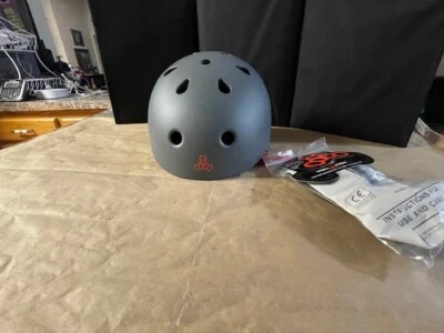 Casco de monopatín/bicicleta Triple Eight 8 - Talla L/XL - Modelo # SK-564 Gris Nuevo con etiquetas Foto 1 de 4