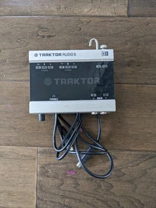 Traktor Audio 6  - Bild 1 von 3