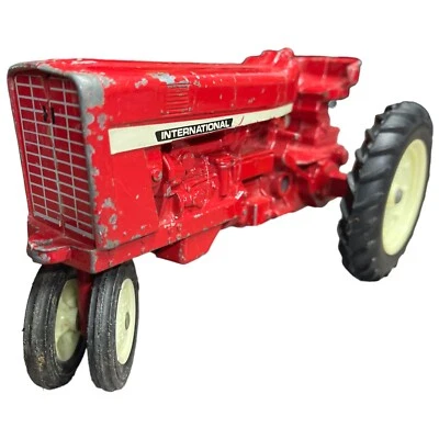 LO T of 4 复古 ERTL 国际农场玩具 1: 16 拖拉机和拖车 红色 — 第 1/4 张图片