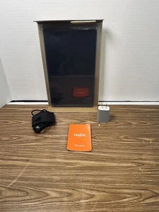 Amazon Fire HD 10 Tablet with USB-C cable and power adapter - Picture 1 of 3