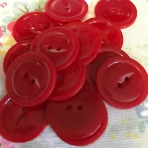 12 RED Fish Eye 1940's Plastic Buttons - Foto 1 di 1