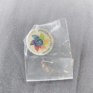 University of Delaware DE Embracing Diversity New Lapel Hat Jacket Pin - Picture 1 of 2