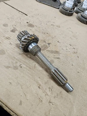 1955-1959 CHEVROLET SAGINAW 3 СКОРОСТИ ПЕРЕДАЧИ ВХОДНОЙ ВАЛ 19 ЗУБ 10 ШЛИЦА - Изображение 1 из 4