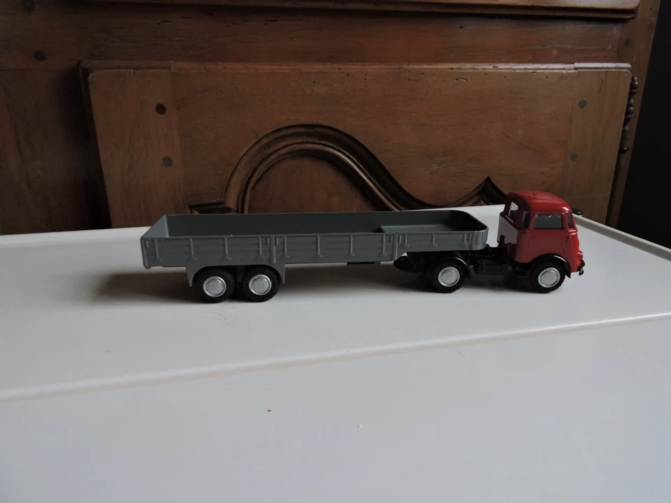 LION  CAR  ANCIEN  CAMION  DAF  +  SEMI  REF : 33 - Photo 1/4