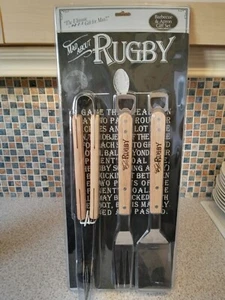 MAD ABOUT RUGBY BARBECUE & APRON SET TONGS FORK SLICE SEALED ULTIMATE MAN GIFT - Imagen 1 de 5