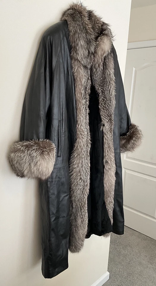 Abrigo largo de cuero genuino y piel ver medidas - Tarnopols Foto 1 de 4