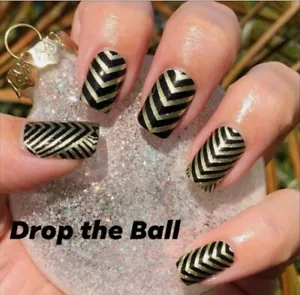 Color Street Nail Polish Strips Drop The Ball Christmas Holiday C21 Chevron - Picture 1 of 3