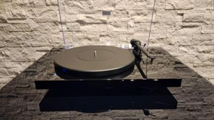 Tocadiscos Pro-Ject Audio Debut III RecordMaster - negro piano - Imagen 1 de 10