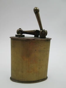 Encendedor gasolina. Bronce. Francia. Años 40. Sello plata. Mecanismo martillo - Imagen 1 de 6