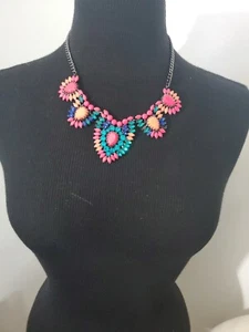 Stella & Dot Retired Frida Kahlo statement necklace Hot Pink Blue Rhinestone - Picture 1 of 17