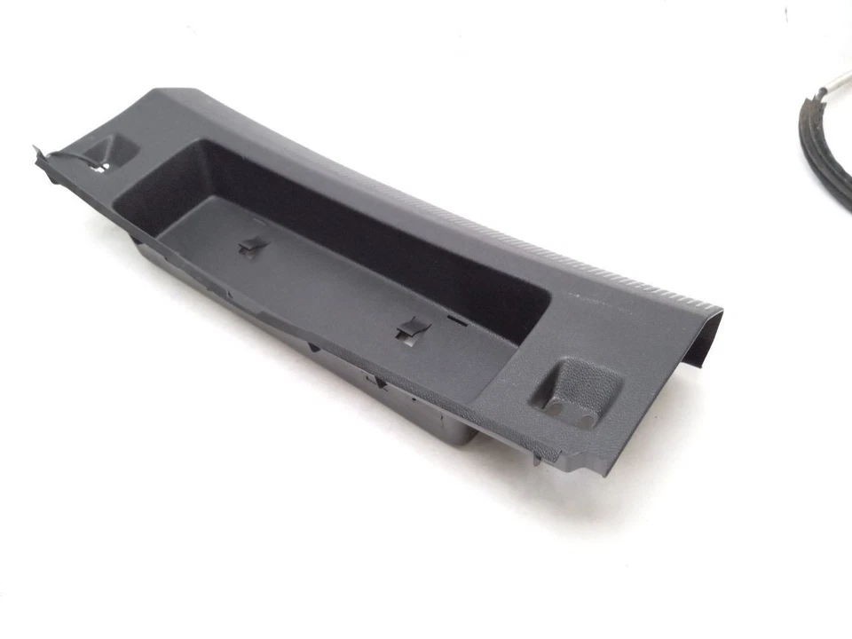 Borde de cierre de umbral para VOLKSWAGEN JETTA 2008-2010 OEM 1K5863459M Foto 1 de 4