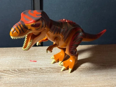 LEGO JURASSIC WORLD Tyrannosaurus Rex con Espalda Roja Oscura Trex02 Raro Foto 1 de 2