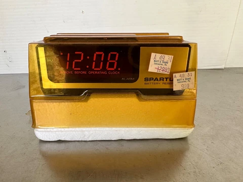 NOS Vintage Small Spartus Model 1108 Solid State Alarm Clock Wood Grain Cover