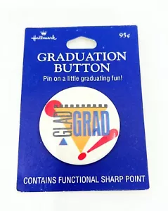 NEU Vintage Hallmark Abschluss Glad Grad Day Metallknopf 1,50 Zoll Pin - Bild 1 von 3