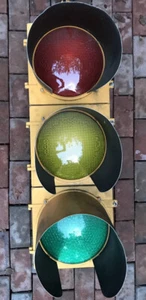 Semaforo Stop Rosso Segnale Stradale 12" LED Alluminio Ritirato - Con Cappucci/Visiere/ - Foto 1 di 1