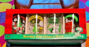 Peanuts Holiday Pint Glass Set (4-Pack, 2011) - NEW - Snoopy, Charlie Brown - Picture 1 of 10