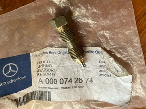 NOS Mercedes W123 W126 OM617-A UPDATED Fuel Injection Pump Rack Damper Bolt NLA - Picture 1 of 2