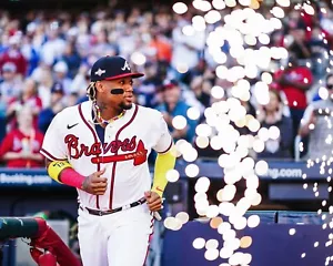 Ronald Acuna Jr. 2023 Postseason Run Out Atlanta Braves 8x10 foto MLB - Foto 1 di 1