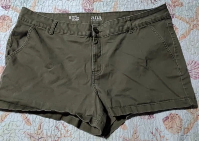 A.N.A. Pantalones cortos chinos de sarga de tiro medio para mujer ANA talla 18 verde entrepierna de 3,5" Foto 1 de 4