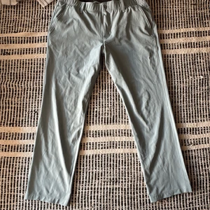 Under armour Size 38x32 men’s casual wear pants - Picture 1 of 5