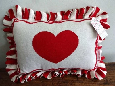 ALMOHADA CON VOLANTES LOVE & CUPCAKES ROJO Crema CORAZÓN Lazos Día de San Valentín Foto 1 de 3