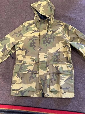 J Crew Sportsmen's с капюшоном камуфляж зеленый дождевик мужской маленький - Изображение 1 из 4