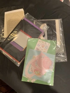 Lote de surtidos de nuevos marcos de papel paquete abierto de suministros de álbum de recortes - Imagen 1 de 5