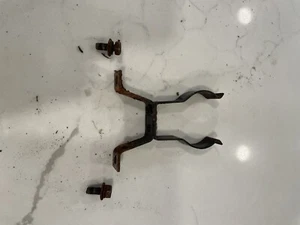 Soporte de montaje para gato de botella debajo del asiento FJ40 Toyota Land Cruiser - Imagen 1 de 6