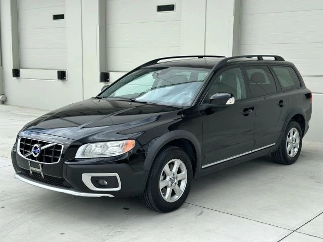 2013 Volvo XC70 3.2 Wagon 4D - Image 1 of 4