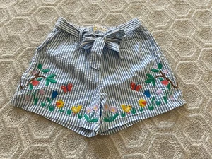 Mini Boden Girls 9 Seersucker Stripe Embroidered Shorts - Picture 1 of 4