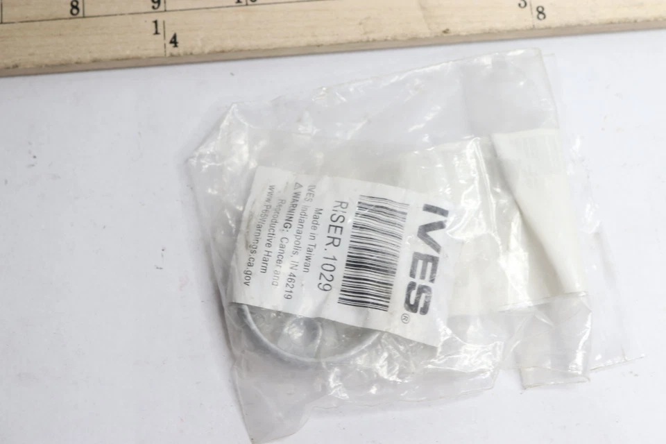 Ives Riser 缎面镀铬 5/16 英寸高 R1426D — 第 1/1 张图片