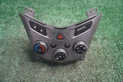 2011 2012 2013 CHEVROLET SONIC TEMPERATURE AC Control OEM 95466006 - Image 1 of 3