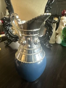 Vtg 1973 Avon Collectible Blue Venetian Pitcher Glass Bottle With Silver Top - Imagen 1 de 6
