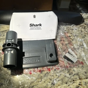 Nuevo accesorio de montaje en pared Shark Rocket Deluxe Pro aspiradora UV330 con tornillos y guía  - Imagen 1 de 3