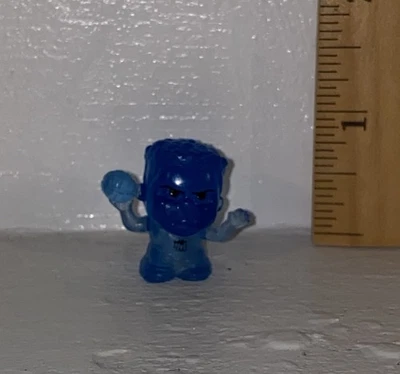 MINIFIGURA TEENYMATES NBA SERIE 8 HIELO AZUL  Foto 1 de 2