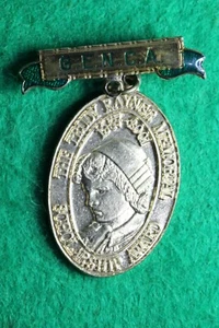 * AUSTRALIA GENCA TRUDY RAYNER SCOLARSHIP BADGE/PIN ORIGINAL MOUNT PIN #PY005 - Picture 1 of 6