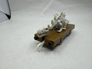 Trackmaster Thomas & Friends Train Tank Engine 2006 Dinosaur Fossil Car Hit Toy - Picture 1 of 7