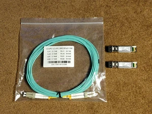Glasfaser-Kit mit 2× Cisco SFP+ Transceivern und 10 m OM3 Kabel – 10 Gbit/s - Bild 1 von 2