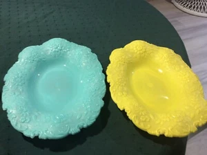 RETRO BOWLS .PLATES.PLASTIC CIRCA 1960S PATTERNED - Picture 1 of 7