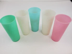 Set of 5 Vintage Pastel Tupperware Tumblers 6 1/2" - Picture 1 of 3