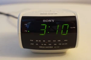 Radio reloj Sony AM/FM - modelo ICF-C112 - blanco - Imagen 1 de 6