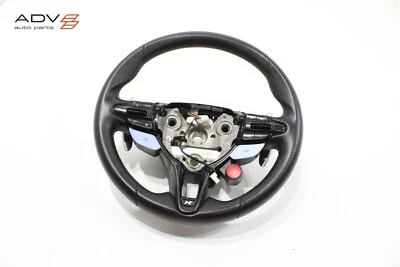 Volante Hyundai Elantra N 2022-2023 con interruptores y levas de cambio OEM Foto 1 de 4
