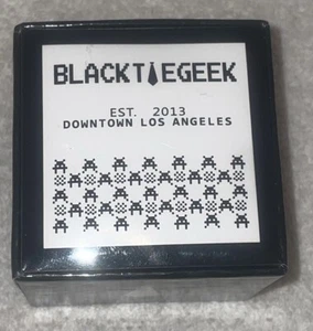 Cravatta Space Invaders nera cravatta cassa bottino di Black Tie Geek nuova con scatola - Foto 1 di 4
