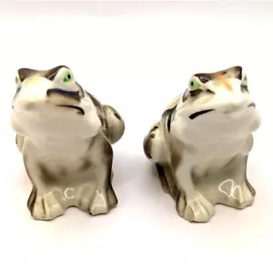 Vintage Frog Salt & Pepper Shakers Brown & White Made in Japan - Picture 1 of 7