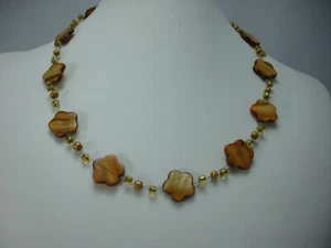 Collier kurze Halskette braun Perlmutt Blumen Handarbeit - Bild 1 von 5